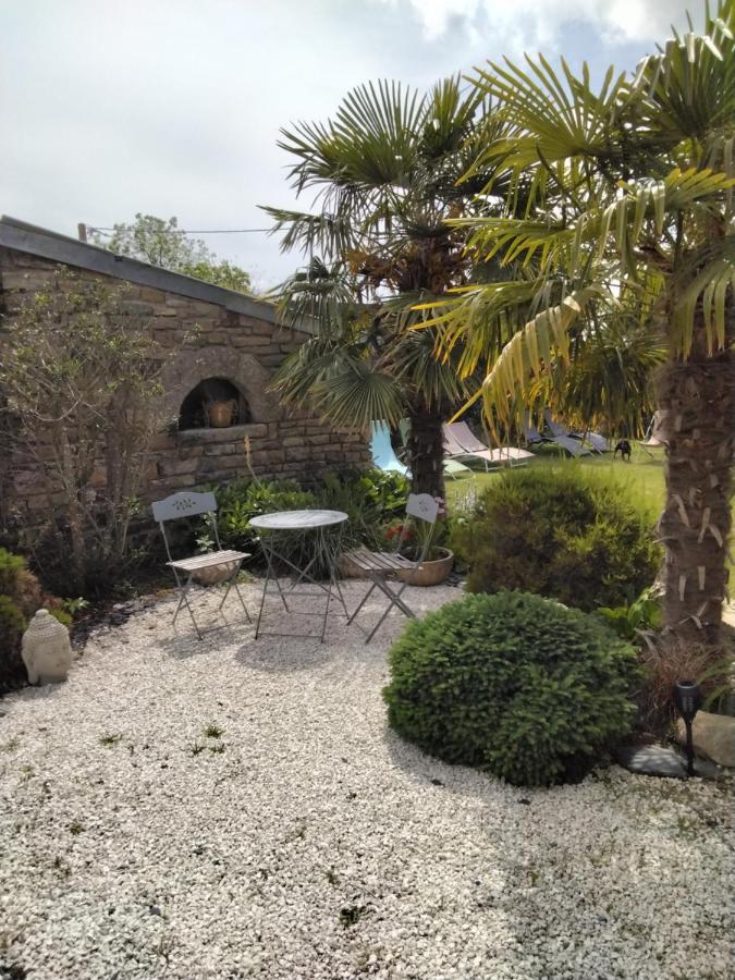 Hotel Chez Michel et Michele Calan Exterior foto